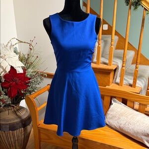 🍀3 for $40🍀LULU’s Semi-Open Back Fit & Flare Blue Sleeveless Dress Small
